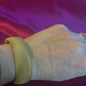 Women’s Cuff Bracelet.